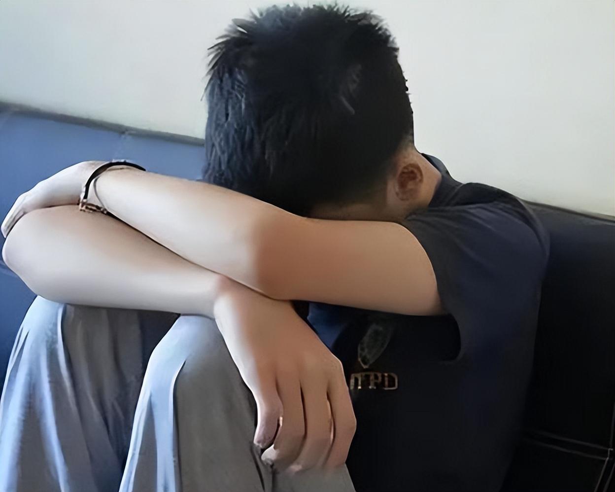 开云-“让我睡一次，不然死给你看！”17岁少年持刀，威胁舅妈发生关系