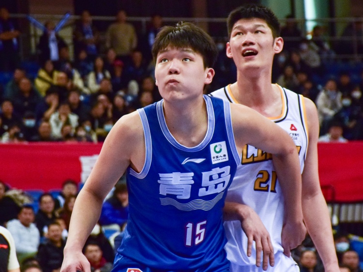 开云-杨瀚森2025赛季高光时刻：季前赛单节爆发14分，NBA首秀即首发，生涯总得分超越周琦