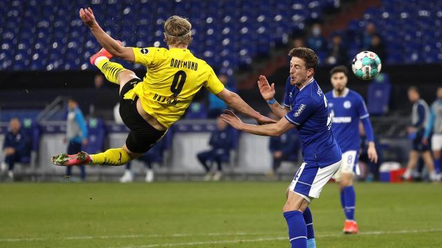 哈兰德上演伊布式神仙球！曼城破曼联欧冠不败纪录