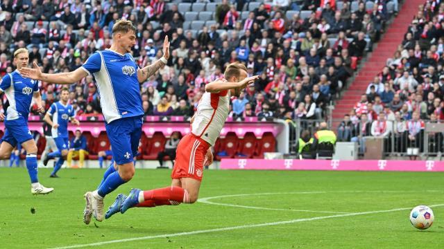 1698571299186052630.jpeg 开云-诺伊尔时隔323天后精彩复出,被3红8球和凯恩抢戏