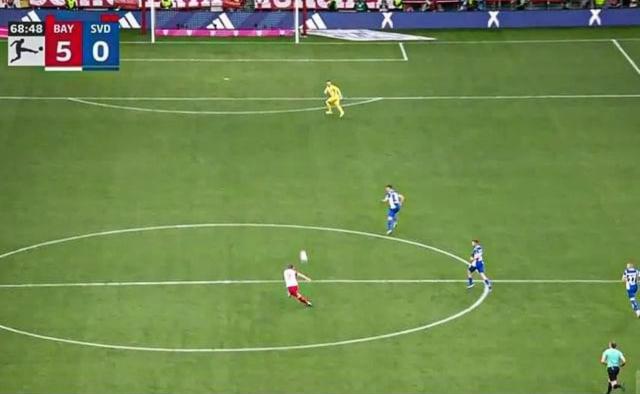 1698571356215056096.jpg 开云-诺伊尔时隔323天后精彩复出,被3红8球和凯恩抢戏