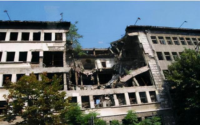 开云APP-1999年那笔血债,十年后终于有人去收了?美国特工横死街头,FBI连夜封锁现场