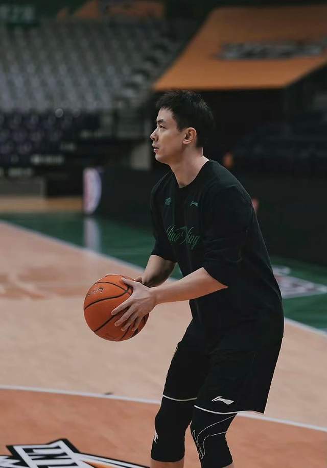 kaiyun-杨鸣：球队投入资金不小成绩差是我的责任，球迷批评对我触动很大