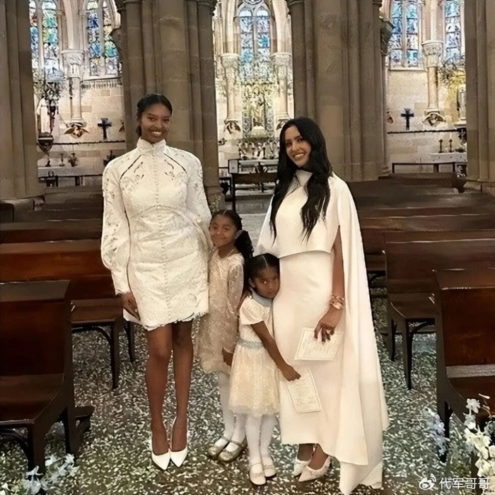 科比去世6年，瓦妮莎瘦60斤依旧美艳，没有再婚带着3个女儿生活|科比·布莱恩特|科比-布莱恩特|家庭|卡普里|小女儿_新浪体育_新浪新闻