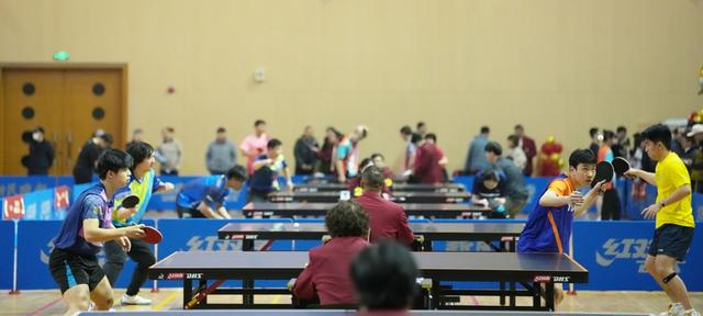 新民晚报红双喜杯开幕，奥运冠军刘诗雯和球友共享“乒乓年夜饭”|体育局|上海|国际乒联|乐融融|乒乓球_新浪体育_新浪新闻