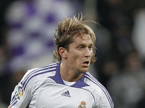 开云-萨尔加多:贝克汉姆当年在皇马每天都找我出门,这让我妻子很生气