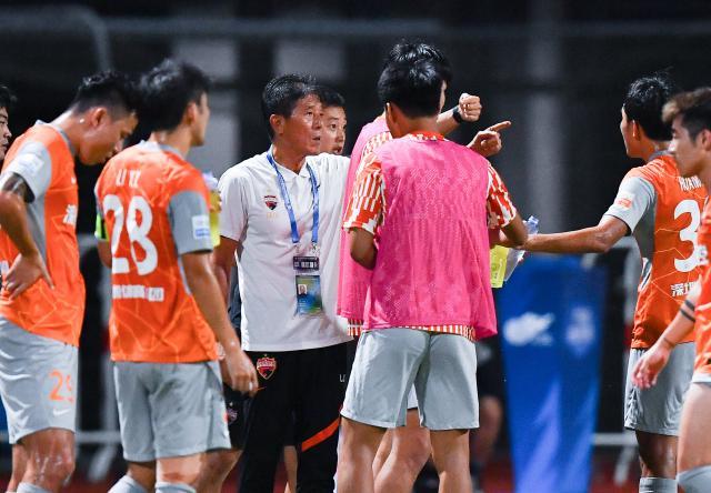 1662047323947045800.jpg 开云APP-彻底告别?李章洙深足生涯刷出中国执教最尴尬纪录