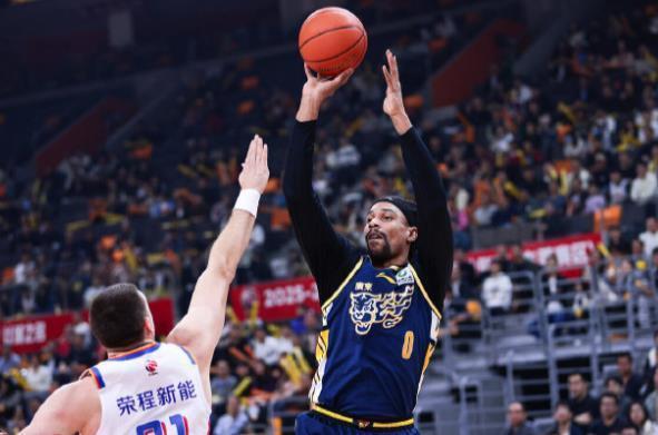 广东队被曝欠税，需补缴146万；山东队新外援抵达济南