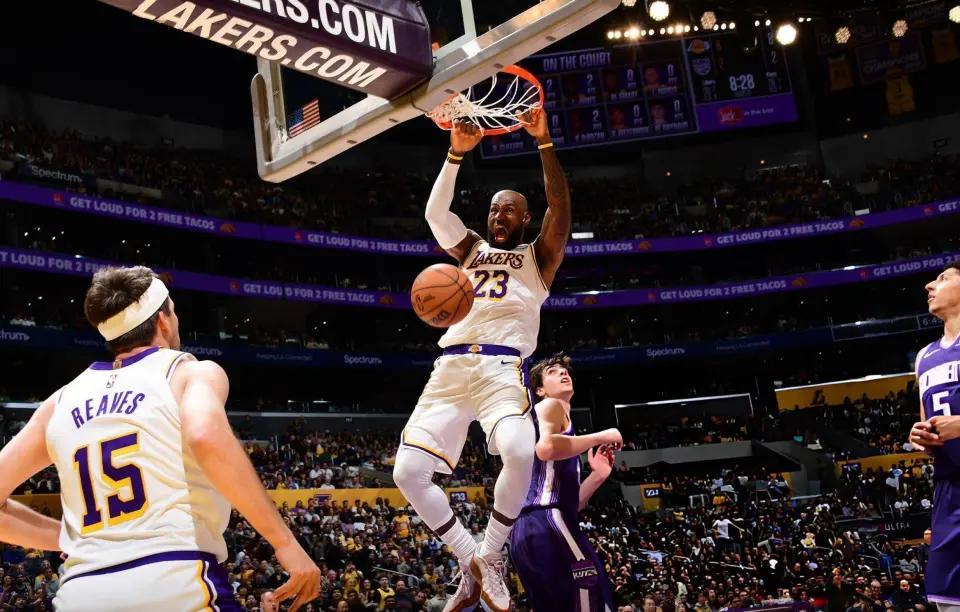 开云-胜国王取2连胜！湖人2战送63次助攻，东契奇终于像詹姆斯那样打球