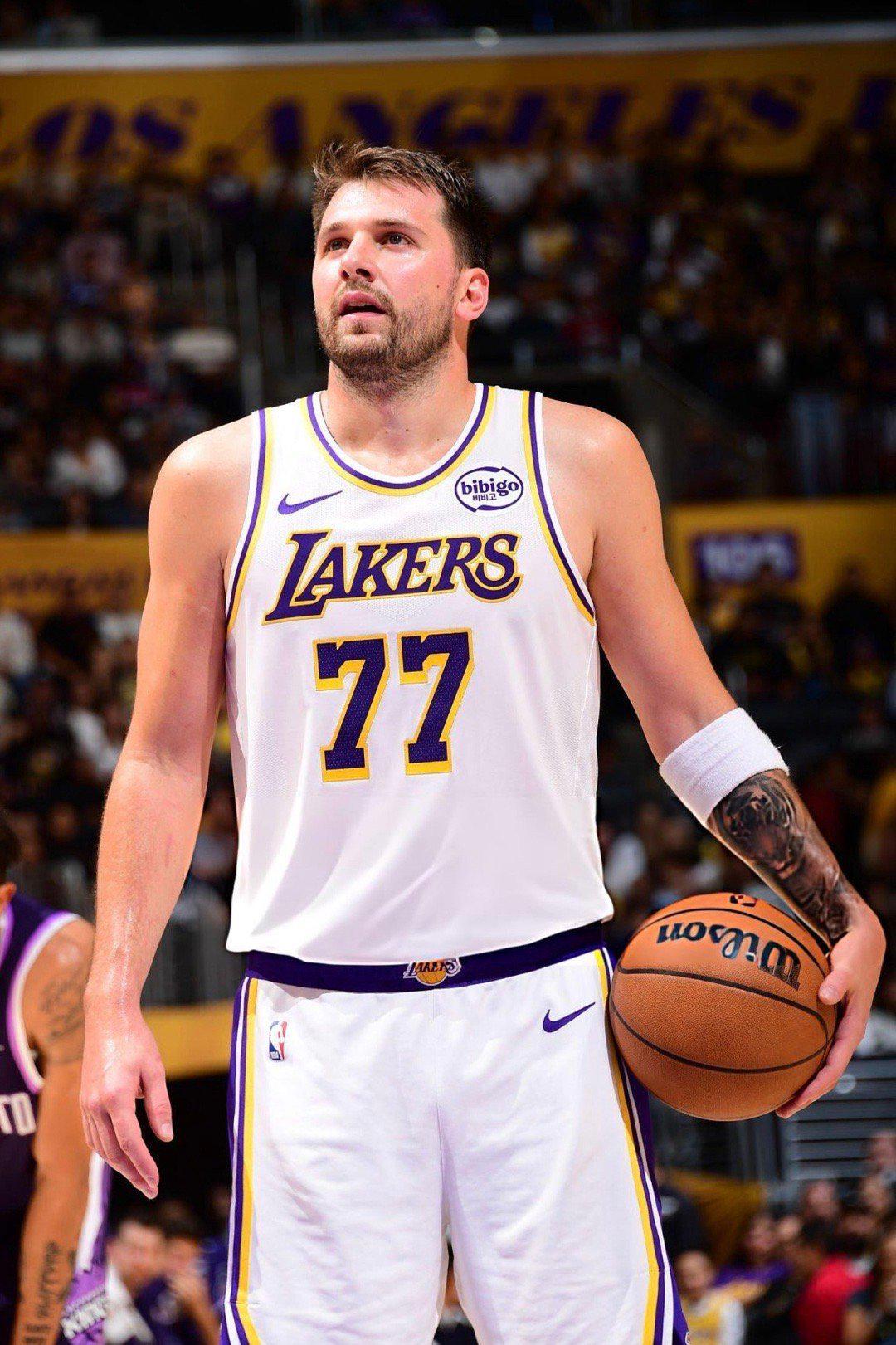 开云-胜国王取2连胜！湖人2战送63次助攻，东契奇终于像詹姆斯那样打球