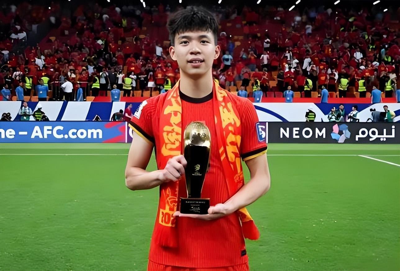 开云官网-喜讯！09国少急盼的锋线大杀器重返集训大名单，已在西班牙留洋