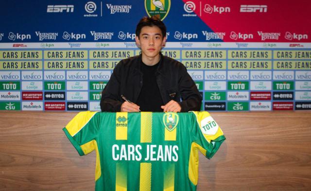 开云APP-李嗣镕签海牙破圈登热搜 网友：帅到可以原谅国足