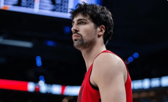 开云官网-快船104-114负开拓者五连胜终结伦纳德沉默离场，加兰成防守软肋