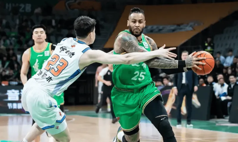 莫兰德全场9投6中，三分2中0得到17分12篮板4助攻2抢断3盖帽